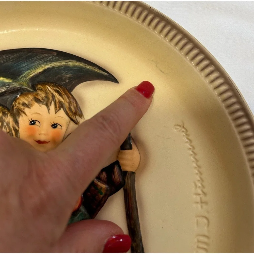 Hummel Goebel 1975 Anniversary Plate Stormy Weather Handpaint w/wall attachement